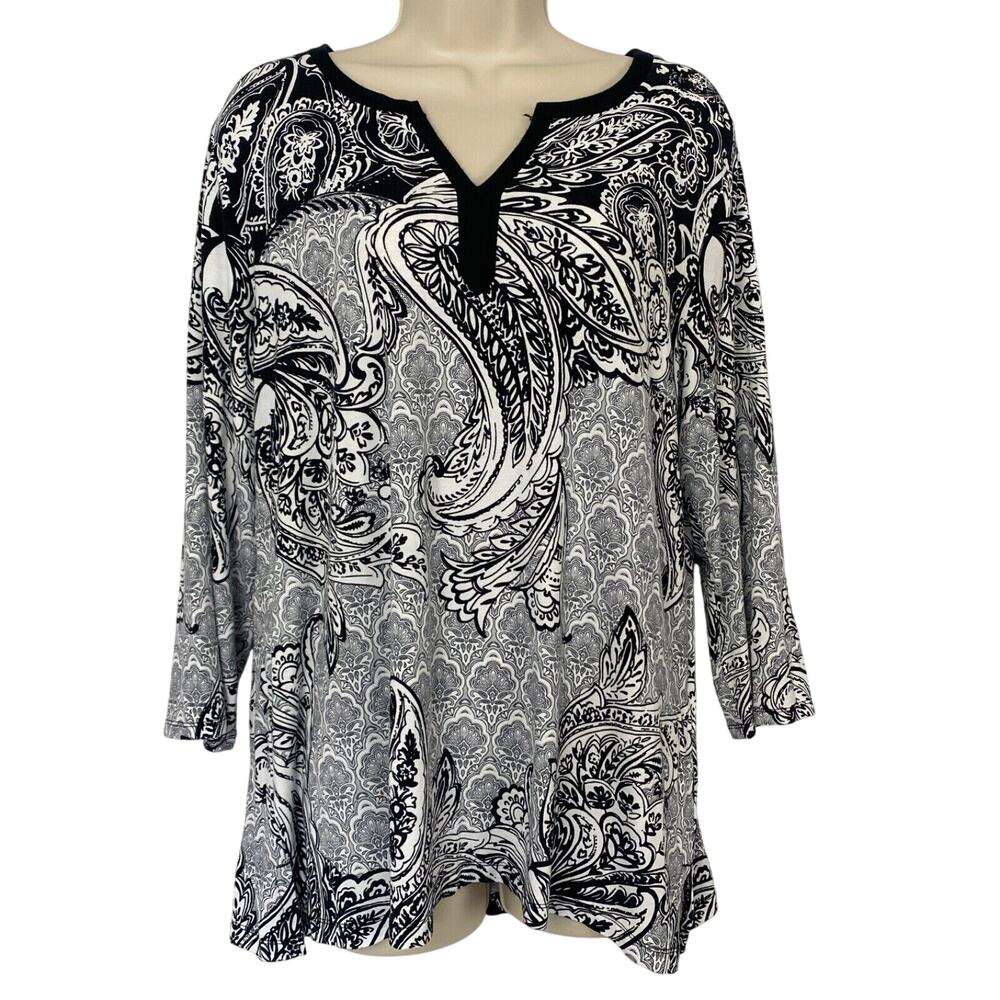 Chicos Top size 2 Paisley V Neck Soft Knit Black White Career Casual 3/4 Sleeve